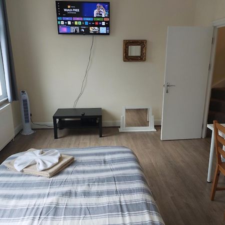 Family Friendly 3 Bedroom Flat Zone 2 - Children Stay Free! ลอนดอน ภายนอก รูปภาพ