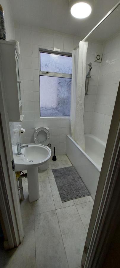 Family Friendly 3 Bedroom Flat Zone 2 - Children Stay Free! ลอนดอน ภายนอก รูปภาพ