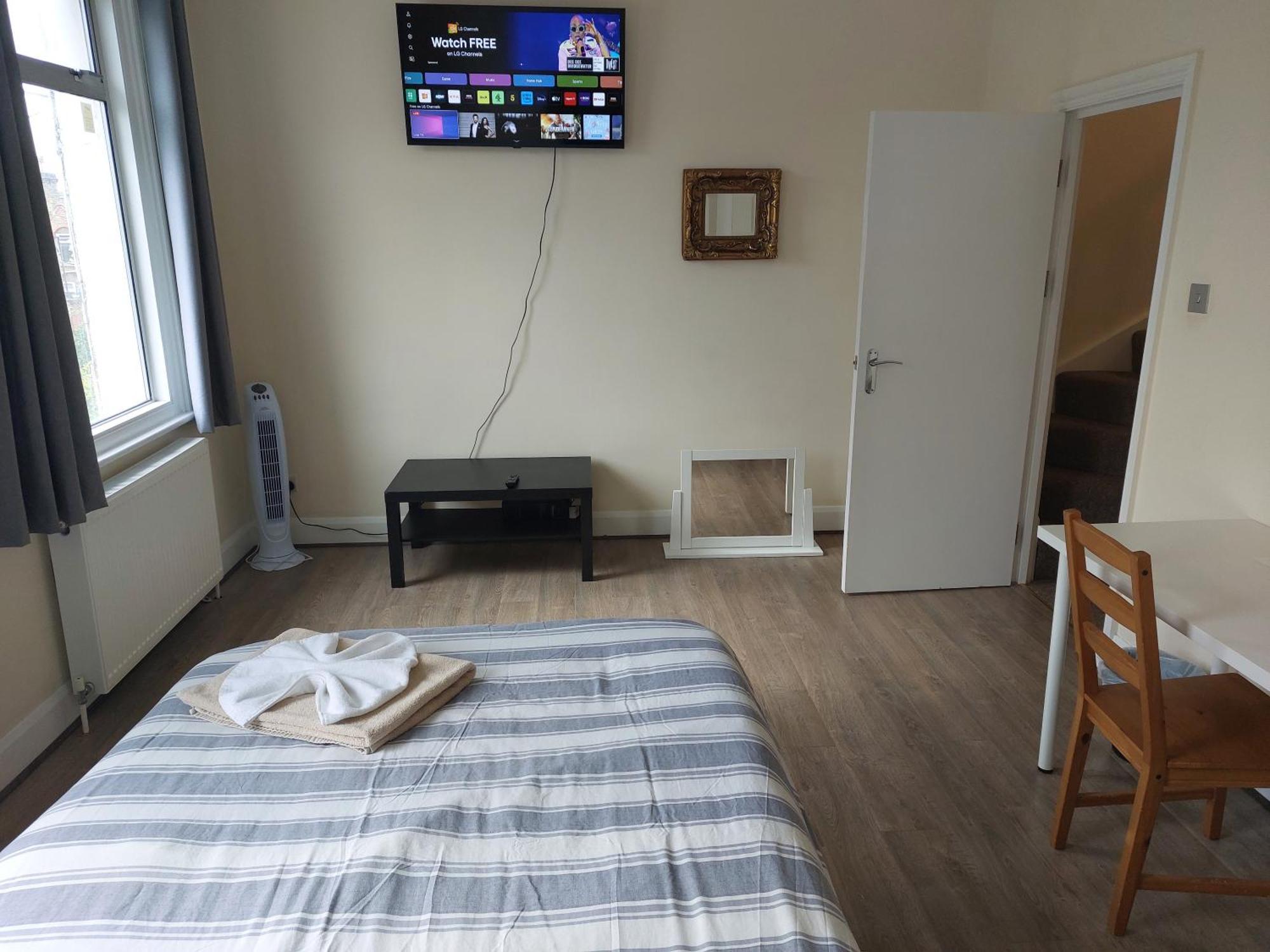 Family Friendly 3 Bedroom Flat Zone 2 - Children Stay Free! ลอนดอน ภายนอก รูปภาพ